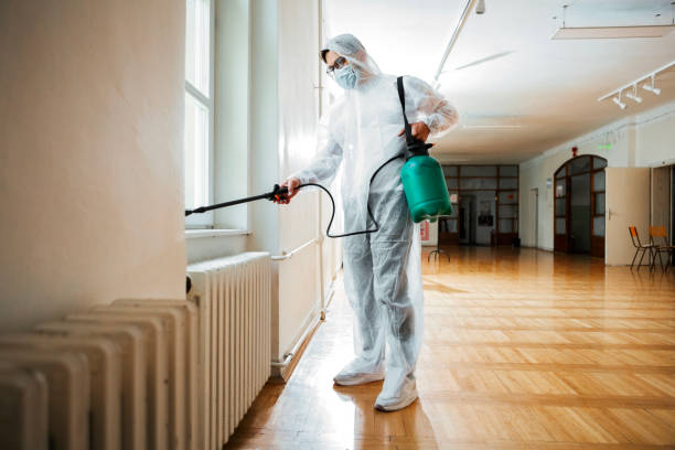 Best Pest Prevention Services  in Altamont, IL